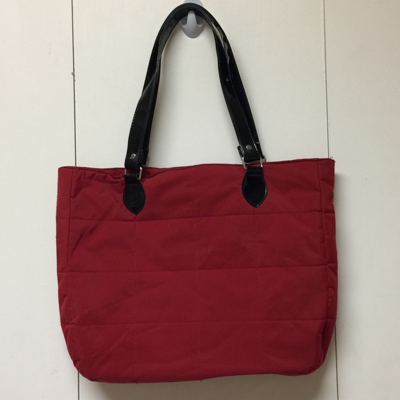 Yankee Candle red and black quilted tote. - Picture 3 of 6